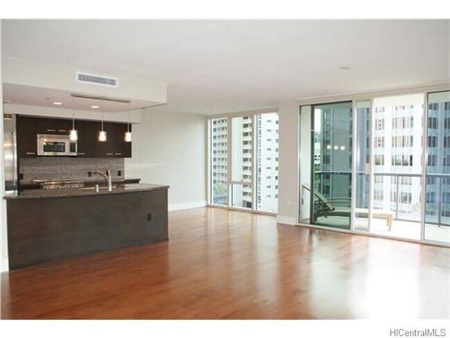 Building Photo - Allure Waikiki - 2 bedroom, 2 bath with 1 ...