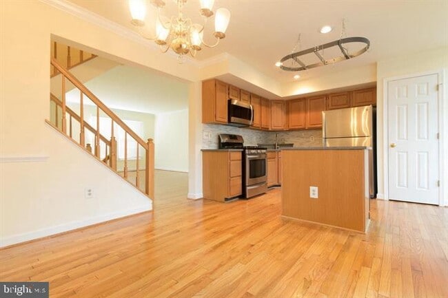 Building Photo - 3722 Farmland Dr