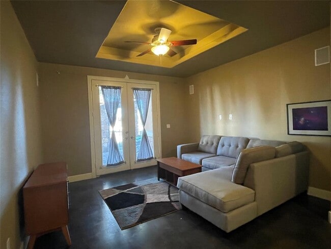 Foto del edificio - 18800 Venture Dr