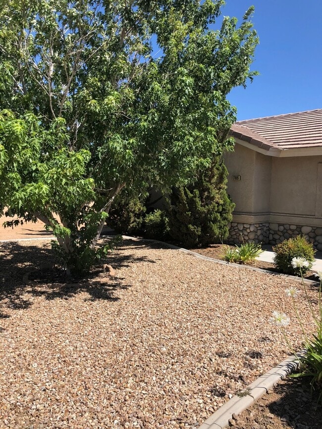 Building Photo - Adorable 3 bedroom Hesperia home!