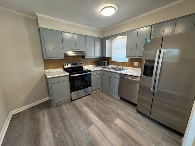 Building Photo - 2941 Rollingwood Dr