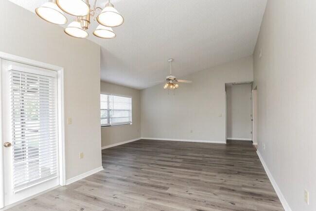 Foto del edificio - 5201 Drury Ct