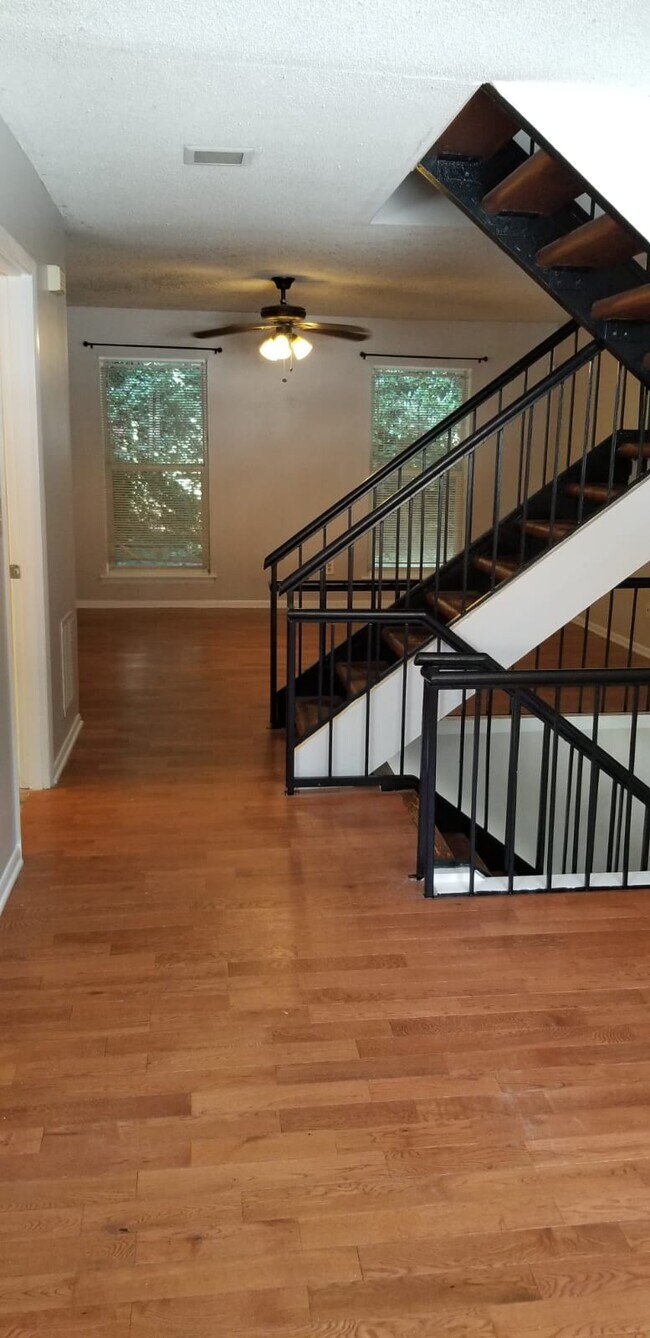 Building Photo - 7321 Cardigan Cir
