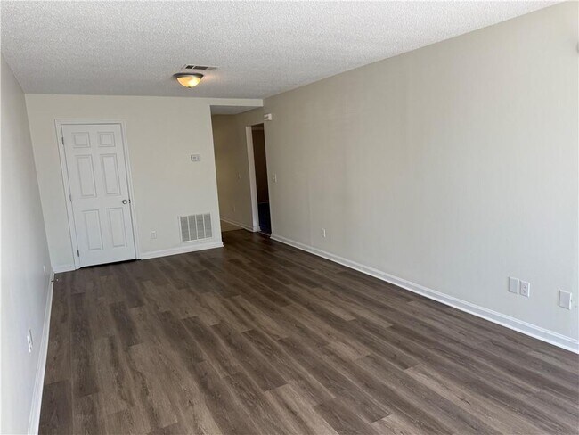 Foto del edificio - 890 E Cherry St