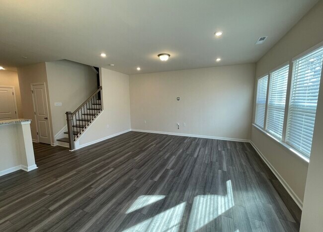 Foto del edificio - 228 Ribbon Rail St