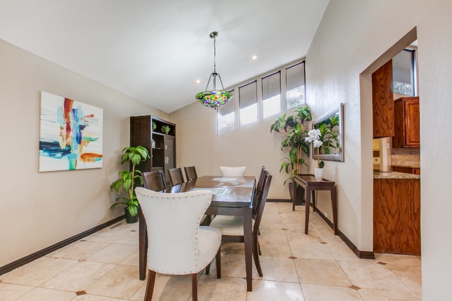 Foto del edificio - 7307 Spring Valley Rd