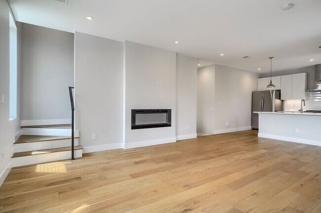 Building Photo - 4205 Delaware St