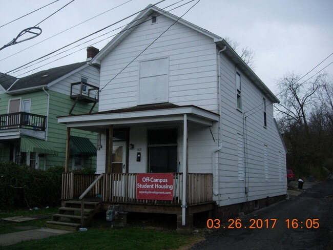 Building Photo - 517 4th St