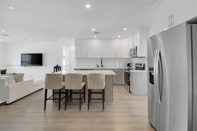 Foto del edificio - 18361 NE 20th Pl