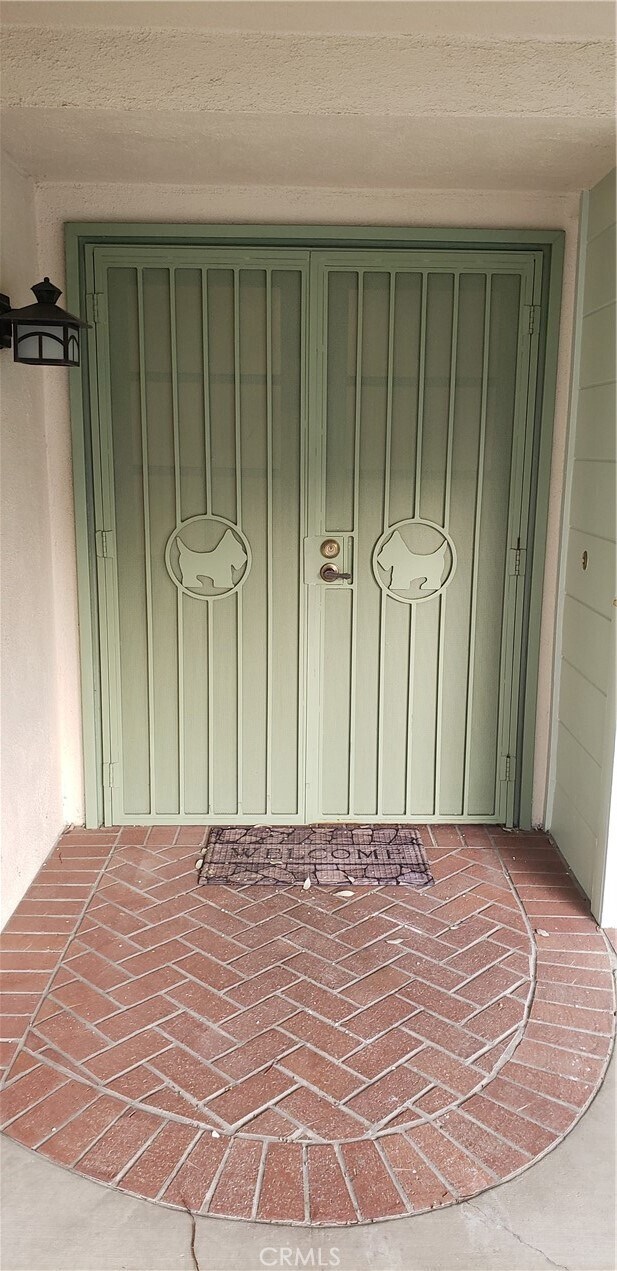 Foto del edificio - 14969 Sandalwood Ln