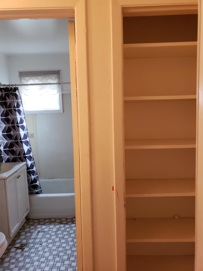 5 Wood Ave Unit 2A, Monticello, NY 12701 Room for Rent in Monticello