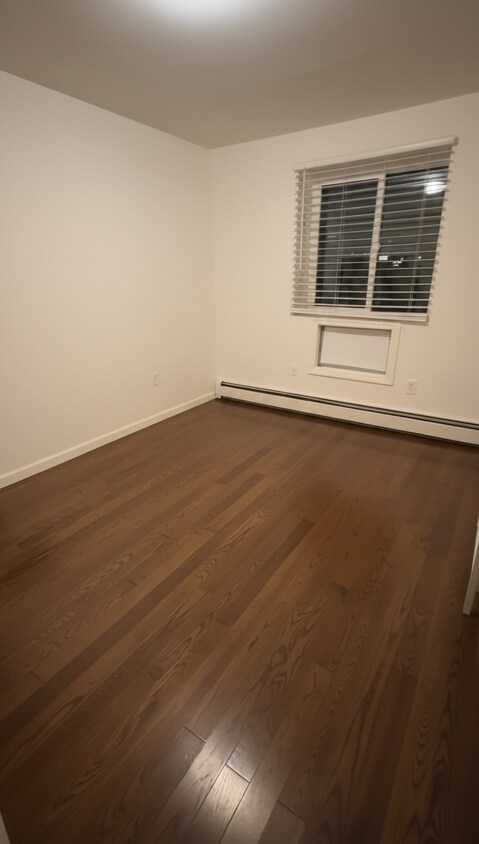 Foto del edificio - 34-16 58th St