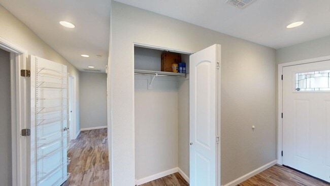 Building Photo - 3206 Thunder Rd