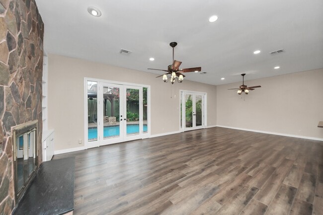 Building Photo - 10843 Pepper Ln