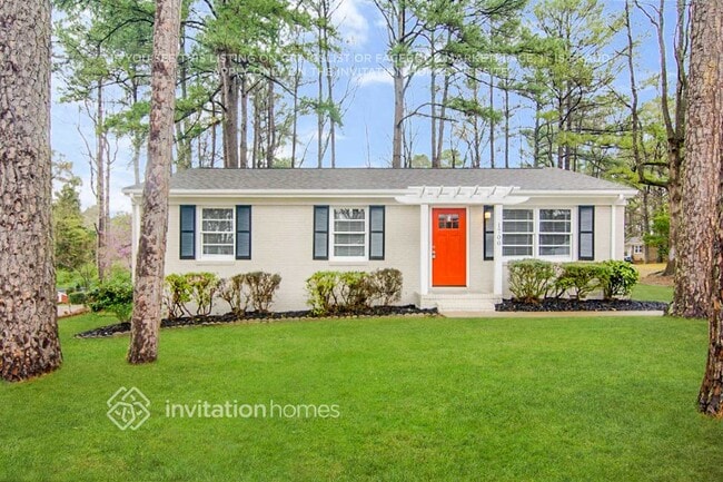 Building Photo - 1700 Woodland Rd