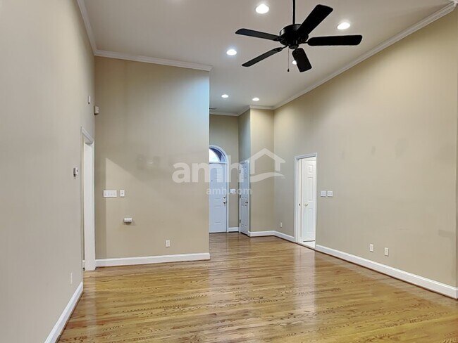 Building Photo - 104 Foxfield Way