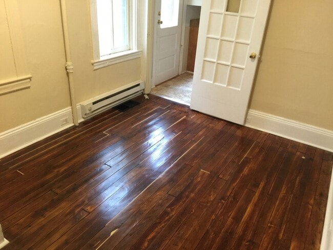 Foto del edificio - 654.5 Columbia Ave