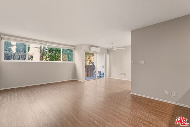 Building Photo - 6050 Canterbury Dr