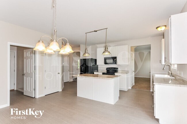 Building Photo - 135 Berry Manor Cir