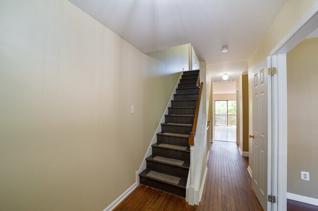 Building Photo - 57 Iroquois Ct