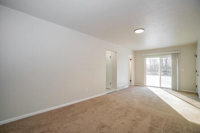 Foto del edificio - 3391 Compton Dr