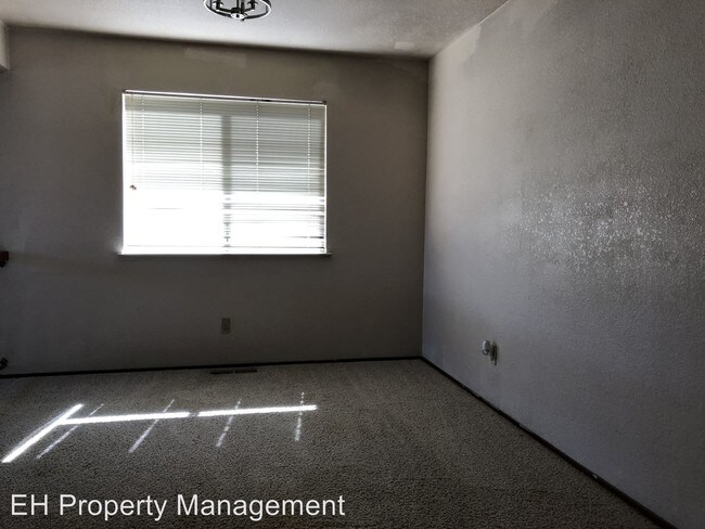 Building Photo - 4 br, 3 bath House - 8304  Boron Way