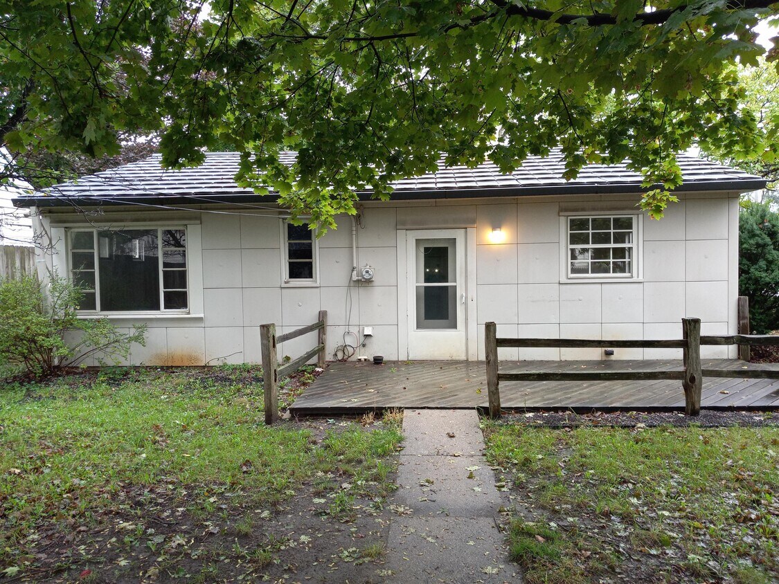 Primary Photo - 2021 Kilburn Ave