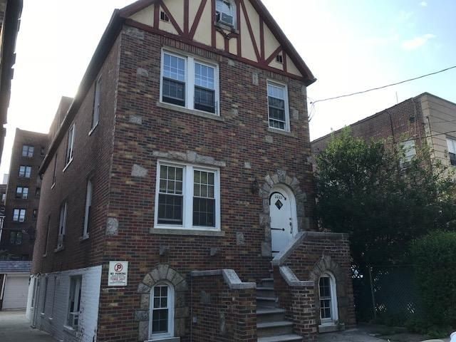 Primary Photo - 2223 Wallace Ave