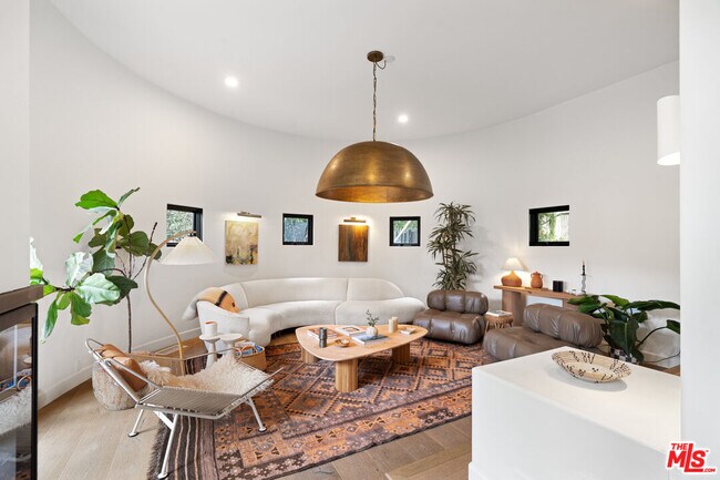 Foto del edificio - 2065 Watsonia Terrace