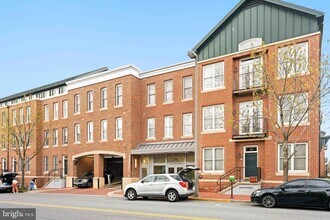Building Photo - 35 E All Saints St