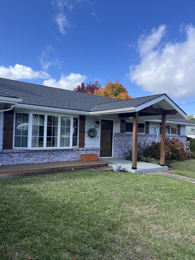 Foto principal - 820 Takena St SW