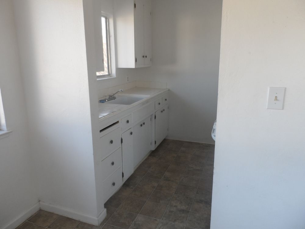 Building Photo - 1331 Pinetree Dr