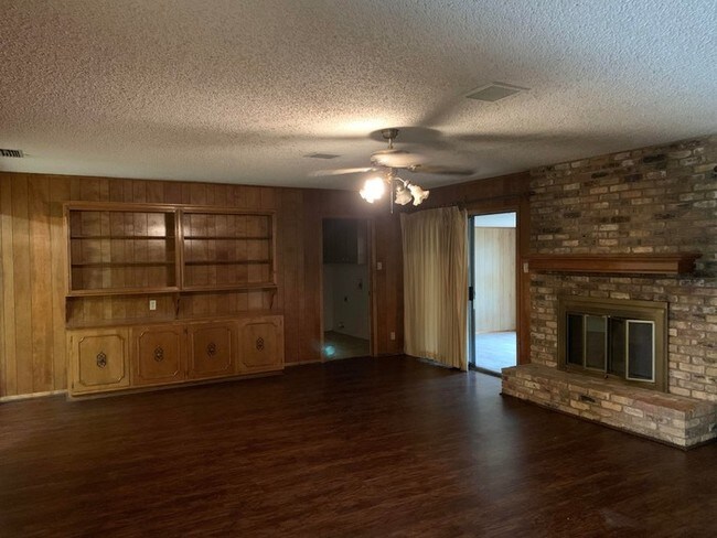 Foto del edificio - Now Available: 3 bedroom 2 bath!!