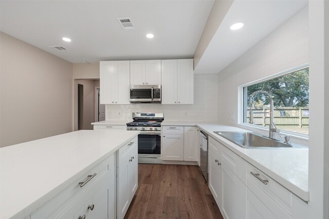 Foto del edificio - 1200 Adams St