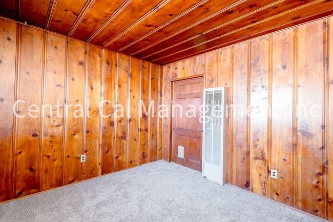 Foto del edificio - 3 Bedroom/1 Bath Home with Solar - $1895 per month!