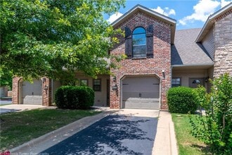 Building Photo - 3534 W Chevaux Dr