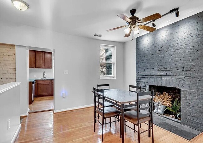 Foto del edificio - Beautifully Renovated Townhome in Mt. Vernon! Central Air! W/D! Storage! Available Now!