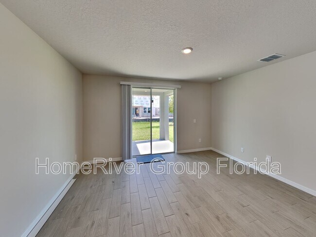 Foto del edificio - 124 Holly Bank Ave