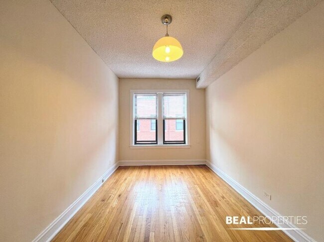 Foto del edificio - 1 bedroom in CHICAGO IL 60657