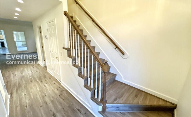 Foto del edificio - 107 Westover Park Ct