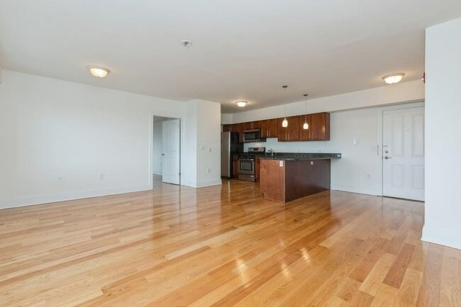 Building Photo - 125 43rd St