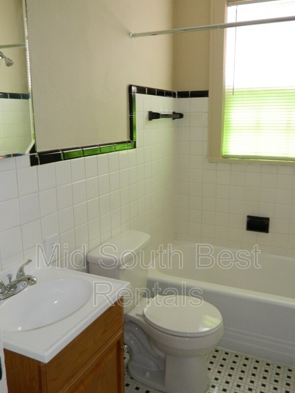 Building Photo - 750 N McNeil St