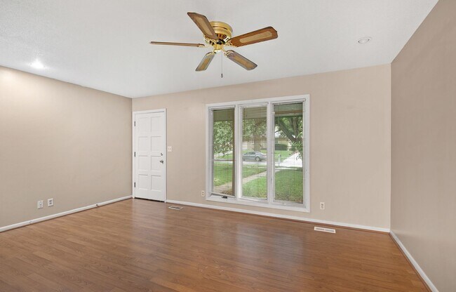Building Photo - Nice Neighborhood Close to Schools With Fe...