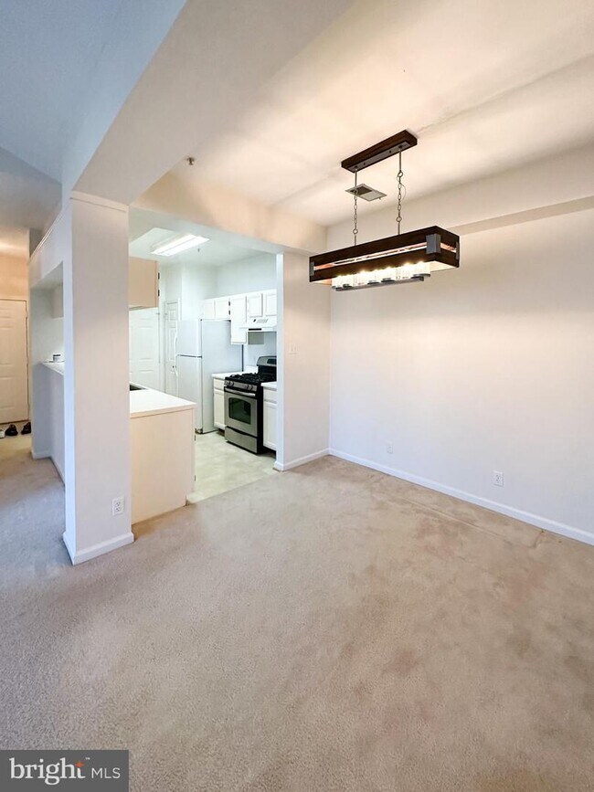 Foto del edificio - 46580 Drysdale Terrace