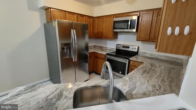 Building Photo - 4711 River Valley Way