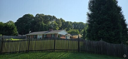 Building Photo - 5600 Kane Dr