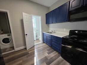 Building Photo - 176 Chelsea Ave