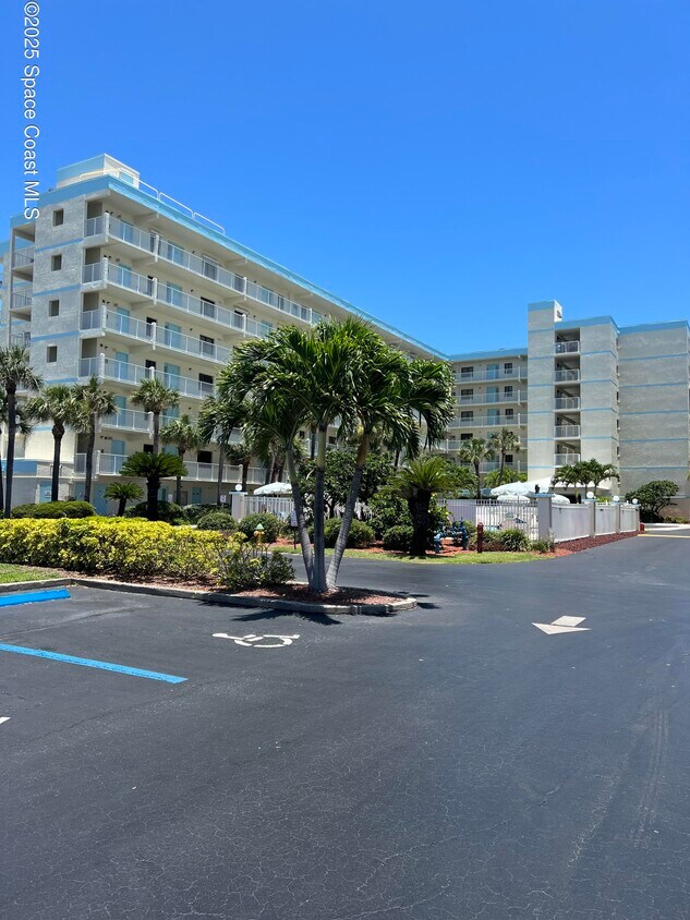 Foto principal - 1050 N Atlantic Ave