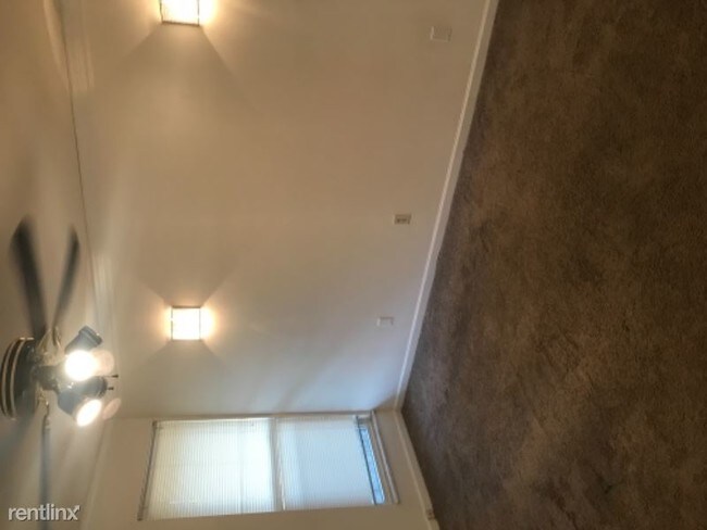 Building Photo - 1122 Olive Village Ct