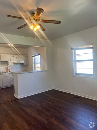 Building Photo - 1102 Stainback Ave